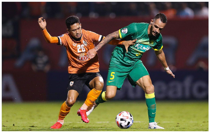 英雄联盟-里昂发布备战花絮，冲刺阶段状态回暖，亚冠任务艰巨，团队化学反应显著的简单介绍